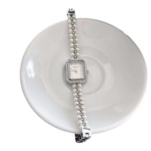 Léger <span class=keywords><strong>luxe</strong></span> tempérament Bracelet montres bas prix bijoux femme niche mode tendance français perle Bracelet <span class=keywords><strong>montre</strong></span> à quartz - Product Image 5