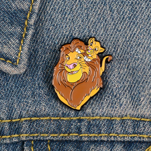 Roi Lion dessin animé broche étudiant mignon sac à dos toile sac broche petit roi Lion doré métal Badge - Product Image 2