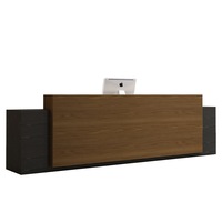 Bureau de réception rétro minimaliste pour établissement de formation de cabinet d'avocats de bureau d'entreprise ou boutique comme comptoir de caisse et bureau de consultation