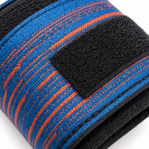 Gants de gardien de but de football personnalisables avec paume antidérapante et sangle de poignet réglable pour un usage unisexe - Product Image 4
