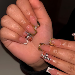 Venta caliente 24 piezas de moda juego de <span class=keywords><strong>manicura</strong></span> dulce fresco Rojo Negro Blanco rayas a cuadros colores contrastantes prensa en las uñas - Product Image 6