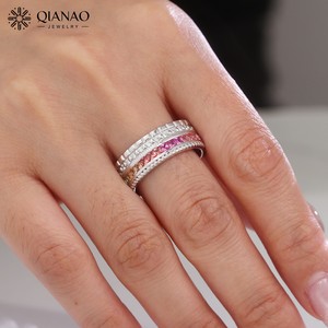 Anello con Gemma Arcobaleno, Anello Eternity dal Design alla Moda, in Argento Sterling 925 con Gemma Taglio Principessa Coltivata in Laboratorio, Regalo per Anniversario - Product Image 4