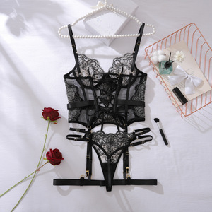 Set di Lingerie Ricamata per San Valentino 2026, Sexy Set Tre Pezzi in Pizzo <span class=keywords><strong>Rosso</strong></span> Trasparente con Ferretto, <span class=keywords><strong>Intimo</strong></span> Femminile - Product Image 6