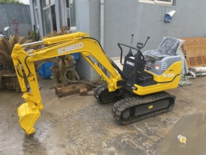 Miniexcavadora Usada Kobelco SK10SR Japonesa con Giro Cero, Motor Yanmar, Orugas de Goma Retráctiles, para Jardinería y Paisajismo - Product Image 3