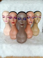Tête de mannequin en plastique avec épaules, nouveau design, prix abordable, pour présentation de perruques