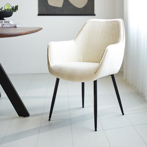 Meubles de salle à manger de luxe Fauteuil à pieds <span class=keywords><strong>en</strong></span> métal <span class=keywords><strong>noir</strong></span> <span class=keywords><strong>Chaise</strong></span> de salle à manger moderne à bras rembourré <span class=keywords><strong>en</strong></span> velours - Product Image 2