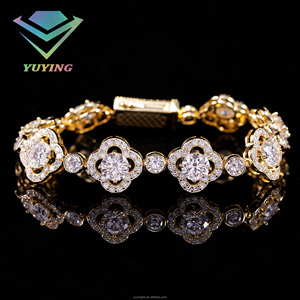 กำไลข้อมือรูปใบโคลเวอร์สี่แฉก ประดับเพชรโมอิสซาไนต์สี D ระดับ VVS ชุบทอง 18k เงินแท้ 925 ผ่านการทดสอบเพชร พร้อมใบรับรอง GRA - Product Image 6