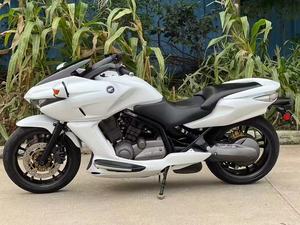 Motocicleta Honda1 DN01 Auto Gear Cruiser Low, Asiento Ergonómico de 690 mm, Estilo SportTouring - Product Image 6