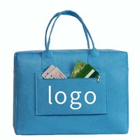 Sac fourre-tout en feutre beige avec logo personnalisé, imprimé macaron vert mignon, écologique et réutilisable, idéal pour les courses, les cadeaux promotionnels et l'emballage.