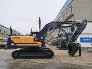 Excavatrice sur chenilles hydraulique Hyundai HX200 en bon état, 100% NEUVE, à vendre - Product Image 4