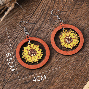 Pendientes de madera Aro de moda Flor de girasol Colgante hueco Pendientes de doble cara para mujer Uionen 955 - Product Image 4
