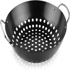Bandeja de asar redonda antiadherente perforada para barbacoa con asas resistentes al calor, ideal para verduras, camarones y apta para parrilla. - Product Image 1