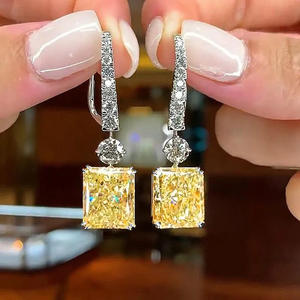 Pendientes de Diamantes en Oro Blanco para Mujer Jr Ae, Corte Esmeralda Amarillo Elegante, Certificados por Gia, Joyería de Lujo para Bodas - Product Image 3