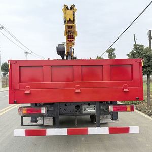 Grue montée sur camion Sinotruk de 8 tonnes à flèche à 5 sections, levage efficace, construction robuste, performance durable - Product Image 4