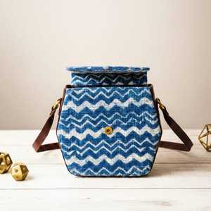 Bolso Bandolera de Algodón con Estampado Artesanal, Estilo Boho Azul, Hecho a Mano en India, con Correa en Zigzag, Venta al Por Mayor - Product Image 4