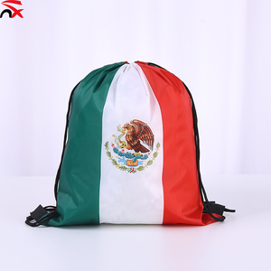 Sac à cordon en polyester 210D imperméable 34 * 43 cm sur le thème du drapeau national, personnalisable pour la Coupe du Monde de football - Product Image 4