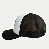 Gorra Trucker de Espuma con Parche Bordado 'CARAVAN' en la Parte Delantera, Cierre Trasero de Malla Ajustable