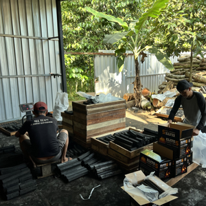 Carbón Negro de Alta Calidad para Hookah y Barbacoa, Sin Humo, 100% de Cáscara de Coco, en Forma de Barra - Product Image 5