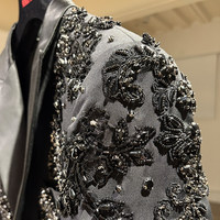 Veste de Costume de Banquet Sur Mesure Style Français Faite à la Main, Simple Boutonnage, Broderie de Perles et de Paillettes, Col Cranté