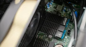 T5820x Nhà Máy Bán Hàng Trực Tiếp Máy Trạm Tháp Máy Chủ Duy Nhất 12 Lõi I9-10920X Ba Năm Bảo Hành Máy Trạm Máy Chủ - Product Image 4