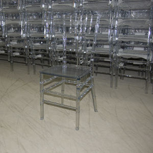 كرسي شيافاري عصري شفاف من الأكريليك الكريستالي للبيع بالجملة، مناسب للاستخدام في حفلات الزفاف والطعام في الهواء الطلق وغرف المعيشة - Product Image 4