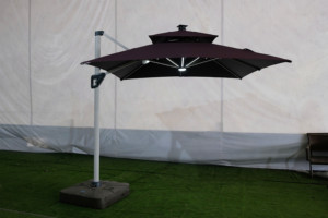 Meilleure Vente : Parasol Carré 3x3 à LED Solaire, Ombrelle Romaine Rotative à 360 Degrés pour Mobilier d'Extérieur - Product Image 2