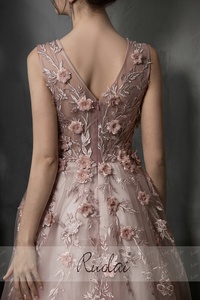 Ruolai PEV-L3136 <strong>Modest</strong> V-neckline A-line 3D Flowers Pearls Long Evening <strong>Prom</strong> <strong>Dresses</strong> for Women - Product Image 5