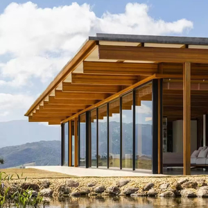 Évasion culturelle Maisons architecturales en bois Villas de campagne avec design à poutres en bois Mélange de paysages pour usage domestique - Product Image 1