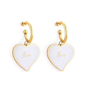 Último Diseño, Pendientes de Aro Modernos de Acero Inoxidable con Letra de Corazón y Baño de Oro de 18K - Product Image 1