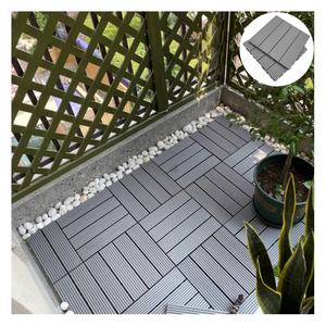 Dalles de terrasse extérieures en composite bois-plastique (WPC) imperméables, dalles de terrasse emboîtables - Product Image 1