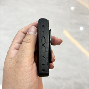 Enregistreur audio numérique portable compact sans 4G WiFi, <span class=keywords><strong>caméra</strong></span> corporelle 1080P <span class=keywords><strong>avec</strong></span> aimant intégré, fabrication OEM ODM à Shenzhen - Product Image 2