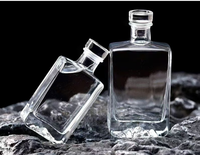 Bouteille de whisky en verre de luxe personnalisée 100ml-200ml à fond plat avec bouchon en liège et motif montagne pour rhum, whisky, liqueur, gin, vin, spiritueux, vodka