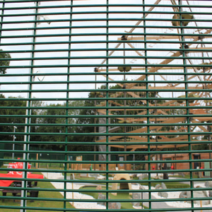 Paneles de Malla de Seguridad Reforzados Tipo 358, Anti-escalada y Anti-cortes, para Protección de Límites - Product Image 4