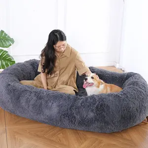 Producto caliente para mascotas Cama ortopédica de espuma viscoelástica para mascotas Cama de lujo para perros de tamaño gigante de felpa Extra grande para humanos