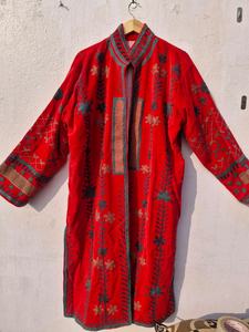 Colección de la mejor calidad, chaqueta larga de terciopelo SUZANI hecha a mano |   Abrigo de invierno bohemio con bordado floral a precio de mayorista - Product Image 4