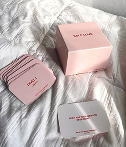 Aangepaste vragenkaarten voor koppels, vrienden, families; fabrikant van uitdagende en leuke vragenkaartspellen. - Product Image 1