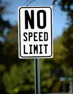 الأكثر مبيعًا علامة جديدة للحد من السرعة لانهائية مضحكة من الألومنيوم تحذير واضح علامة دائمة مشرقة ومرئية - Product Image 6