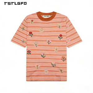 Camiseta de Diseño para Hombre, Cuello Redondo, 100% Algodón Jacquard, con Bordado Floral y Rayas, Transpirable, Ecológica y Orgánica - Product Image 1