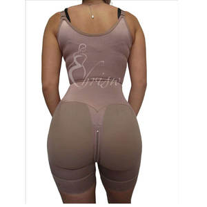 Moldeador de reloj de arena de alta compresión colombiano - Product Image 2