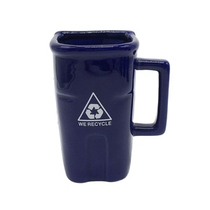 <span class=keywords><strong>Mug</strong></span> en forme de poubelle, <span class=keywords><strong>mug</strong></span> <span class=keywords><strong>à</strong></span> boire en céramique bleu en forme de poubelle, <span class=keywords><strong>grand</strong></span> <span class=keywords><strong>mug</strong></span> pour le café ou le thé, capacité jusqu'<span class=keywords><strong>à</strong></span> 12 oz - Product Image 1