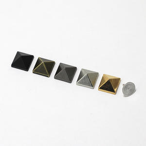 Juego de Botones Acrílicos Electrochapados Multicolor y Remaches Piramidales: Estilo Boutique para Uso Decorativo - Product Image 4