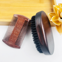 Fournisseur de la Chine en gros OEM Kit de brosses à barbe en bois pour hommes avec logo Ensemble de peignes à barbe en poils de sanglier en bois de bambou pour hommes