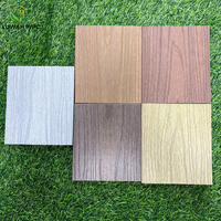 Revêtement de sol WPC moderne en bois-plastique, co-extrusion, surface lisse, pour parcs et cours, pose facile par clipsage