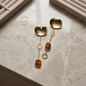 Juego de servidor de ensalada de diseño personalizado hecho a mano, acabado de espejo de latón con cubiertos reales, utensilios de cocina, mango de mármol, Material de Metal - Product Image 1