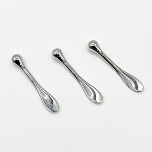 Espátula para Crema de Ojos y Varita de Masaje Facial de Aleación de Zinc - Herramienta Metálica de Doble Punta para el Cuidado de la Piel, Cuchara de Belleza Reutilizable e Higiénica con Punta de Bola - Product Image 6