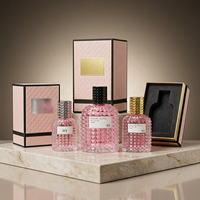 Flacon de parfum en verre de luxe personnalisé, carré, 30ml, 50ml, 100ml, FEA 15, avec col serti, pompe pulvérisatrice, diffuseur à bâtonnets, capuchon sphérique et écran
