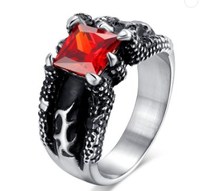 Bague pour homme en acier inoxydable de style gothique vintage exagéré avec griffe de dragon en rubis
