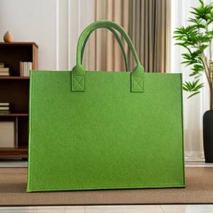 Bolso de Fieltro de Alta Calidad y Bolsa de Regalo, Bolso Tote de Gran Capacidad con Impresión de Logotipo Personalizado y Opciones de Color - Product Image 6