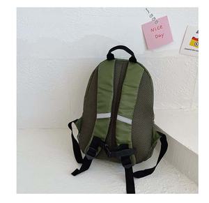 Sac à dos léger en polyester pour enfants, fermeture éclair, logo personnalisable, design portable, unisexe, idéal pour l'école primaire - Product Image 3