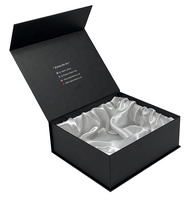 Boîte à perruques Fermeture magnétique Noir avec insert en satin de soie Logo UV Aimant Soins de la peau Coffrets cadeaux Emballage de bouteille de bougie en carton